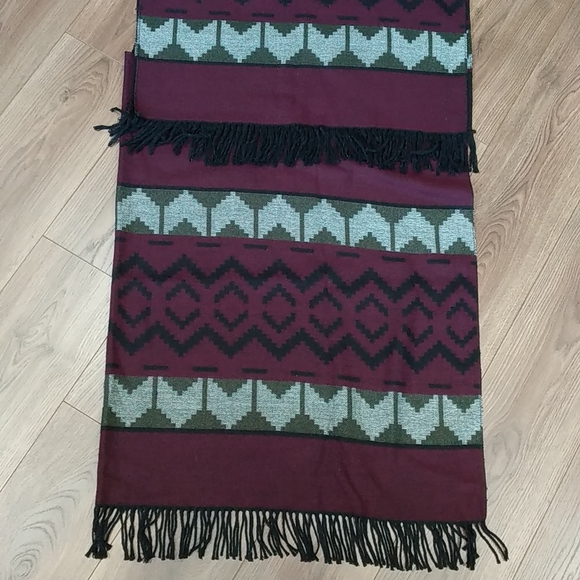 Reversible Shawl / Poncho - Picture 2 of 7